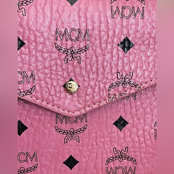 MCM GWP VIP Envelope Clutch Pink w/unbranded Chain⭐️LiKE NEW⭐️💯AuThEnTiC - Picture 3 of 13